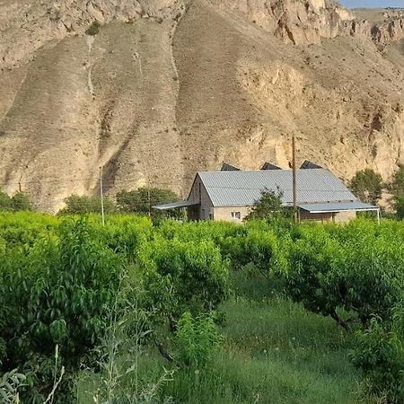 Areni Tavern-B&B Екстер'єр фото